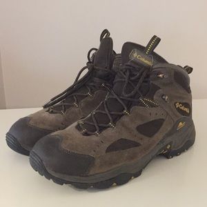 Columbia High Top Boots
